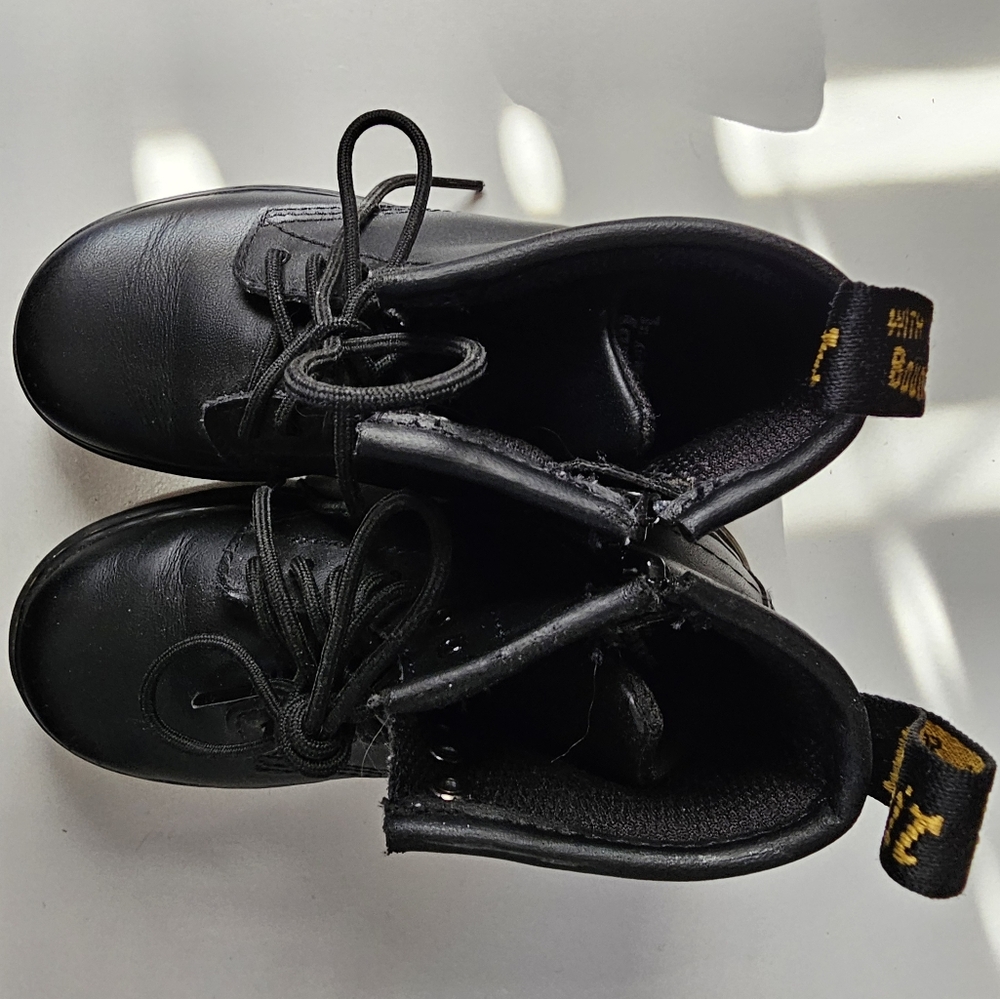 Dr. Martens kids black boots, size 10 (little kid)